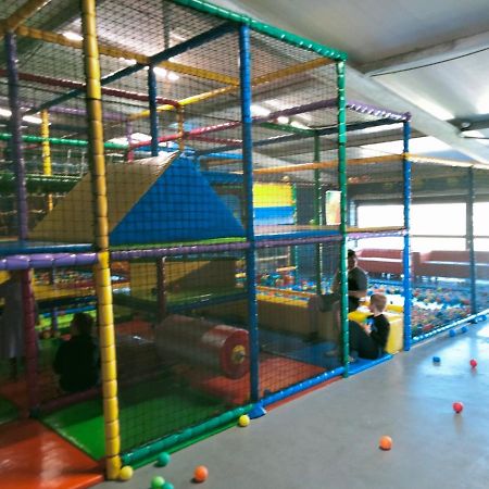 Bj Chalets - De Rug 3 - Vakantiepark Lauwersoog - Luxe Chalet Met Vaatwasser En Inloopkast! Vroege Incheck! Met Airco! ภายนอก รูปภาพ