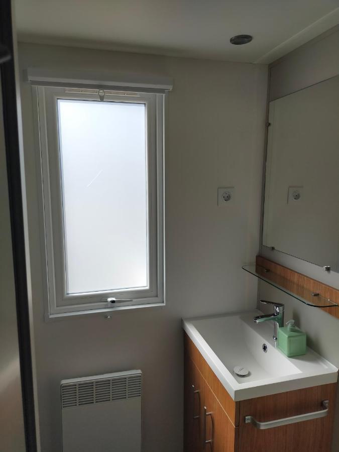 Bj Chalets - De Rug 3 - Vakantiepark Lauwersoog - Luxe Chalet Met Vaatwasser En Inloopkast! Vroege Incheck! Met Airco! ภายนอก รูปภาพ